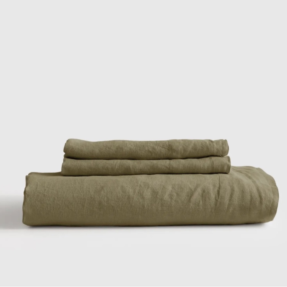 NWT Quince European Linen Queen Fitted Sheet Set- Aloe Green